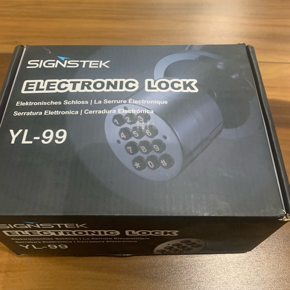 Electronic lock perfect for college dorms/ homes or businesses. Black color.